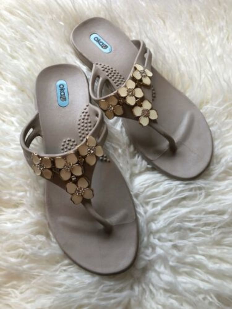 OKA-B Gray Women's Medium Jeweled Floral Flip Flop